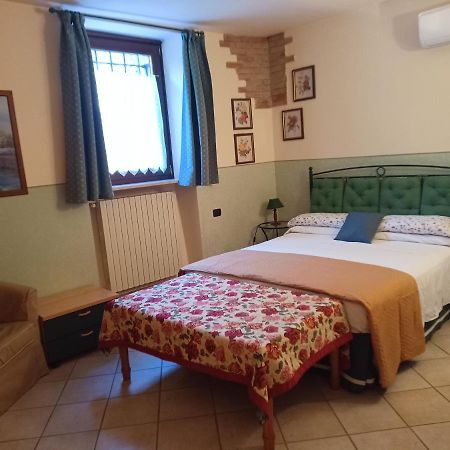 B&B Renzano Bedrooms Salò Eksteriør bilde